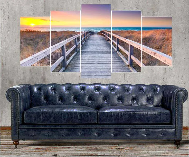 Decorative mirror in Mississauga living room with waterfront view